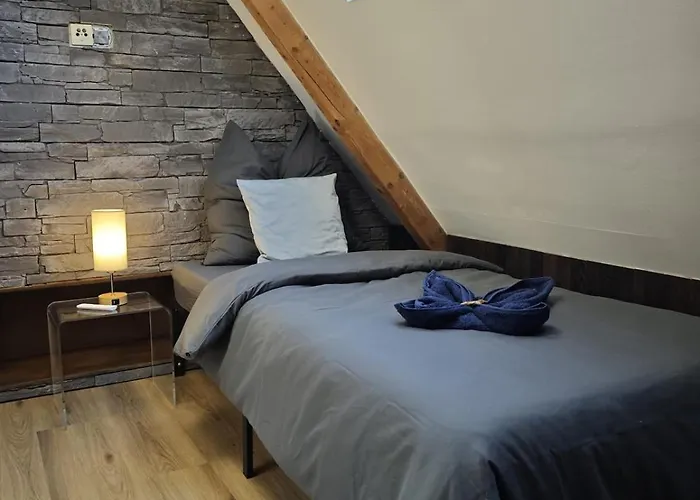 Apartment Anbindung In Den Nationalpark, Eifeloase Fuer 6 Personen Und 2 Haustiere Schleiden